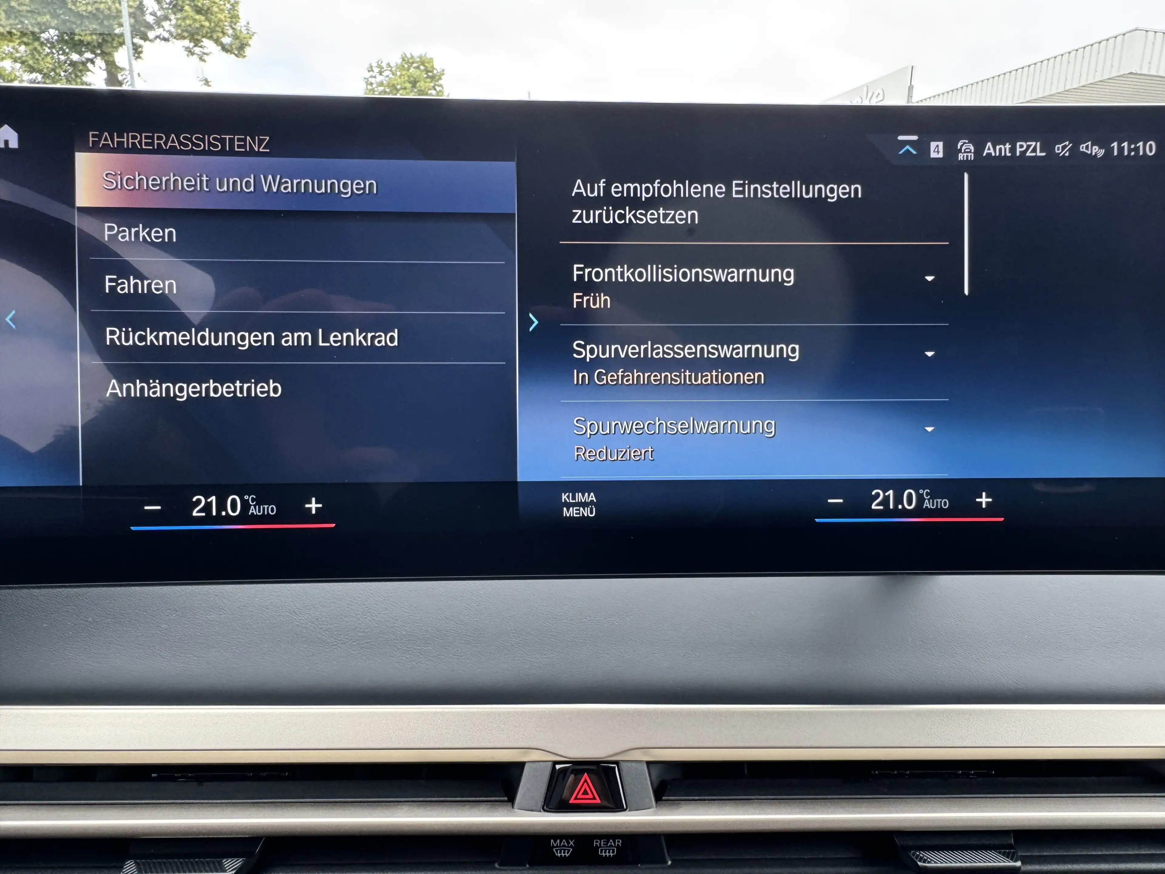 BMW iX xDrive40 — photo 17