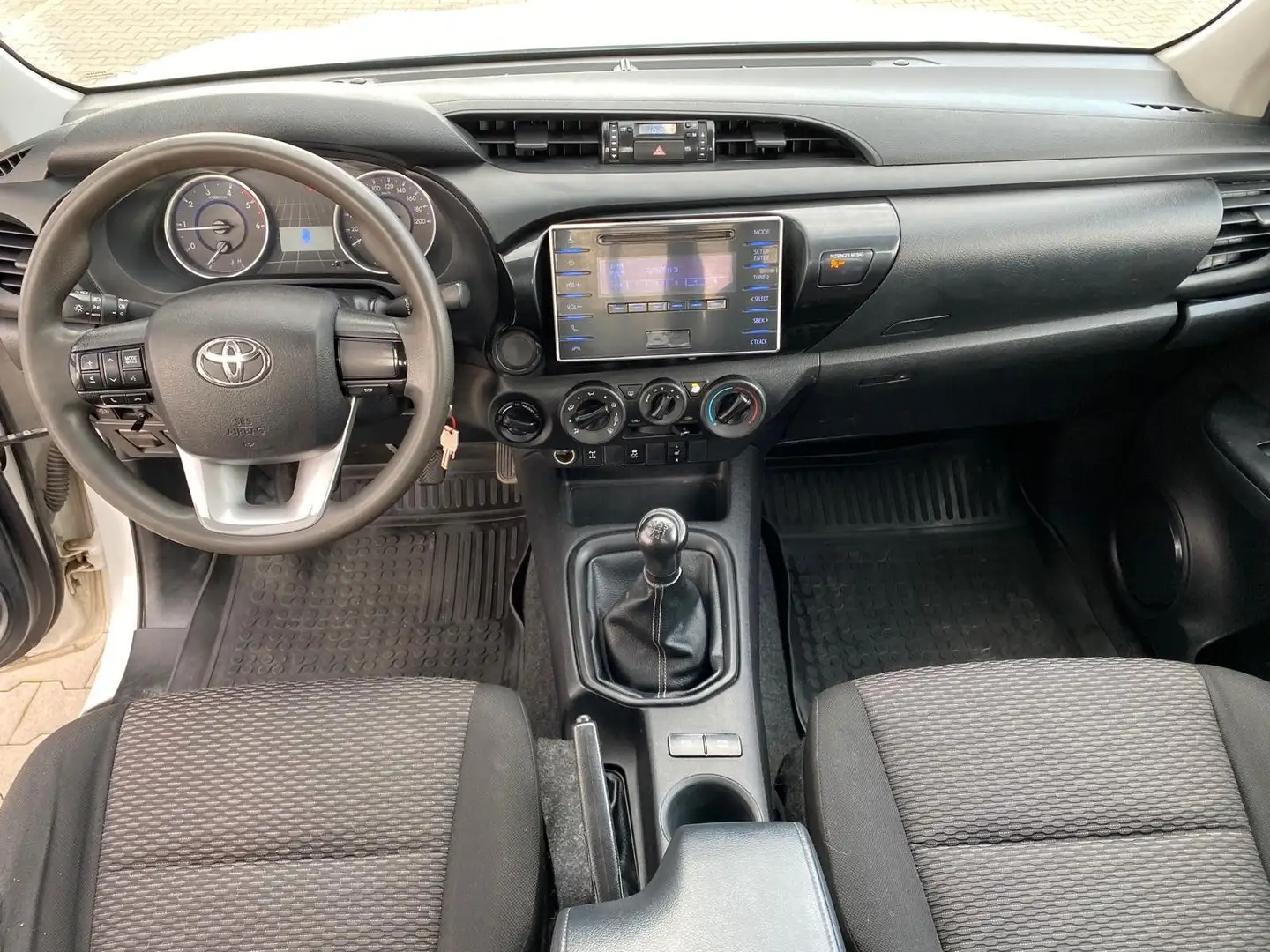 Toyota Hilux Extra Cab Duty 4x4 Weiß - 2