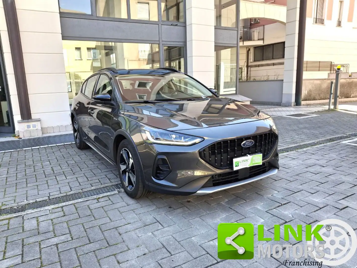 Ford Focus 1.0 EcoBoost 125 CV 5p. Active GARANZIA INCLUSA Grijs - 1