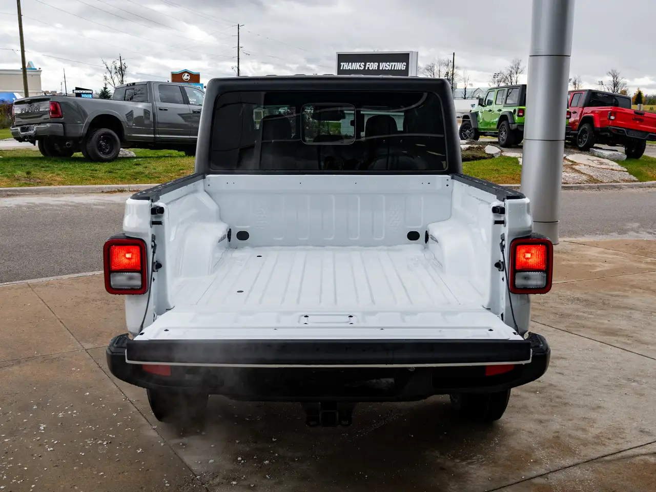 Jeep Gladiator снимка Jeep Gladiator