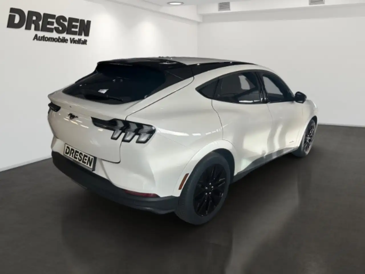 Ford Mustang Mach-E SUV Premium Long Range Klima/ Leder/ Navi/ 360grad 4
