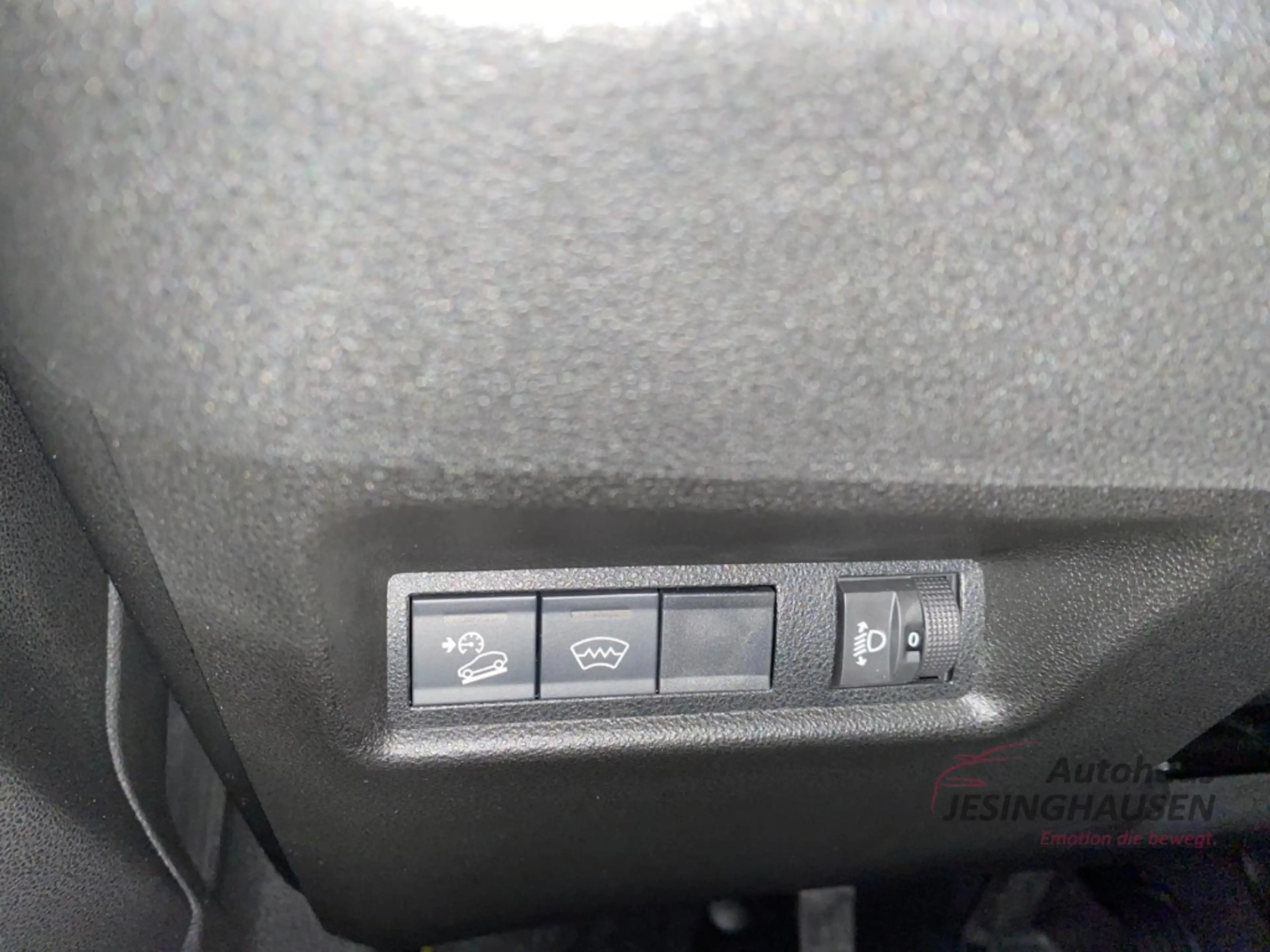 Jeep Avenger Longitude LED Apple CarPlay Android Auto DAB Keyle — photo 15