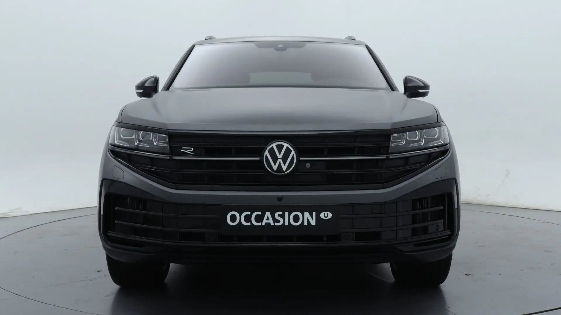Volkswagen Touareg 3.0 TSi eHybrid 462pk PHEV 4MOTION R Grijs - 2