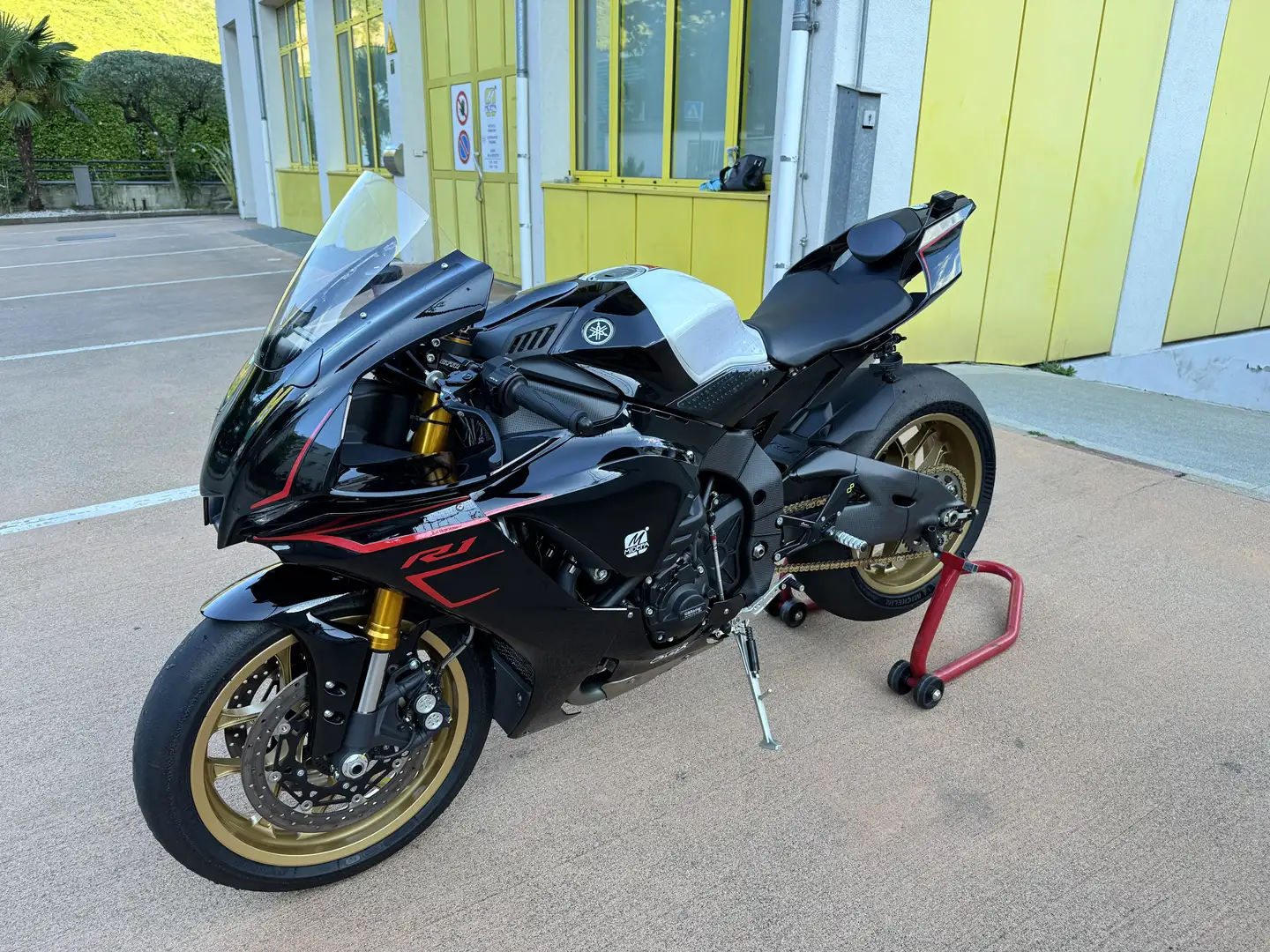 Yamaha YZF-R1 World GP 60th Anniversary Alb - 2