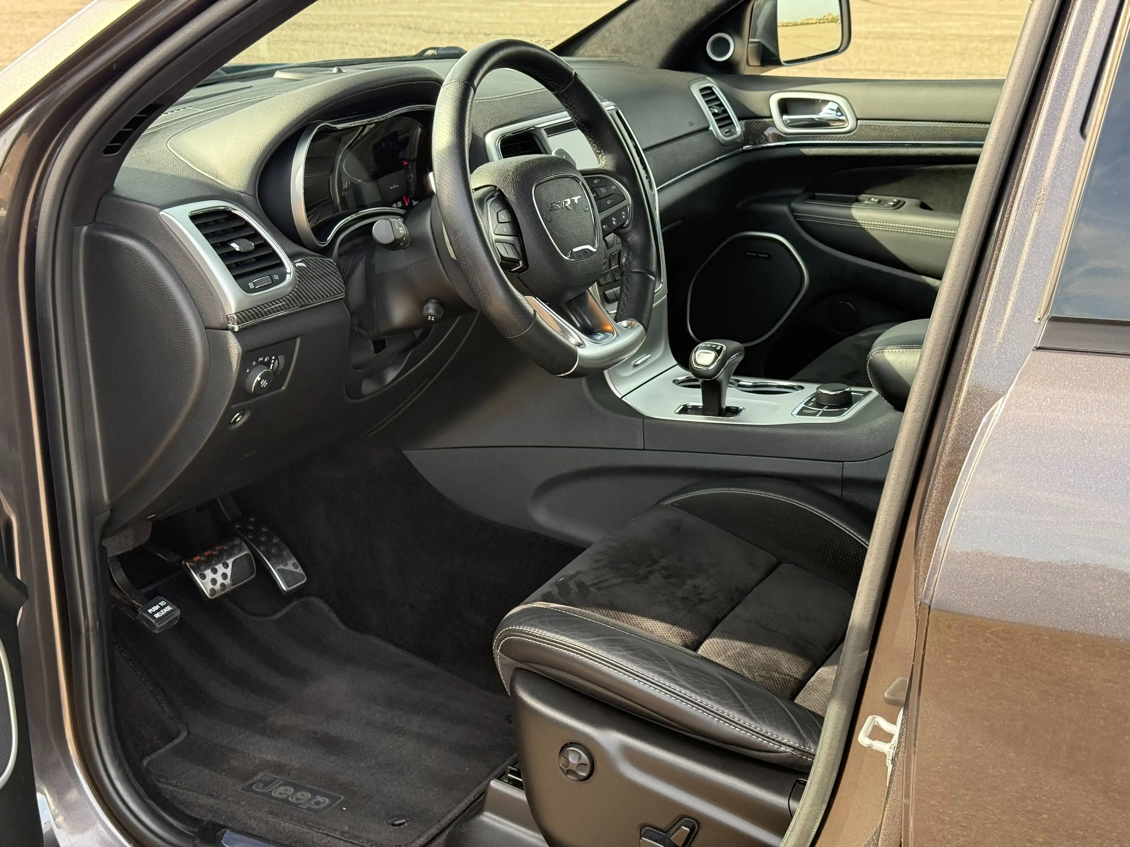 Jeep Grand Cherokee 6.4 Hemi SRT | Carbon | Trekhaak | Pano | Harman Kardon | 1e lak | 22" | — photo 5