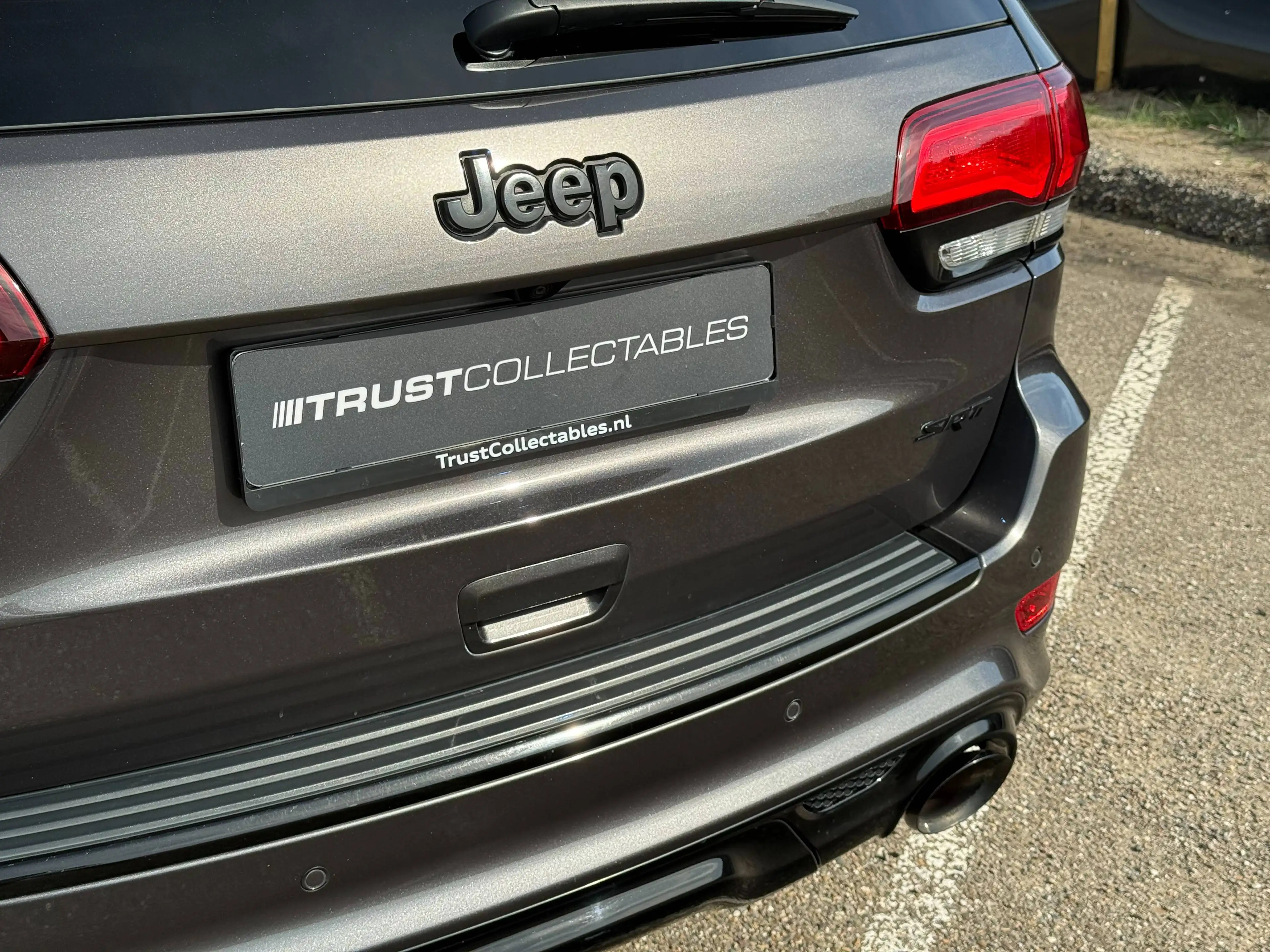Jeep Grand Cherokee 6.4 Hemi SRT | Carbon | Trekhaak | Pano | Harman Kardon | 1e lak | 22" | — photo 6