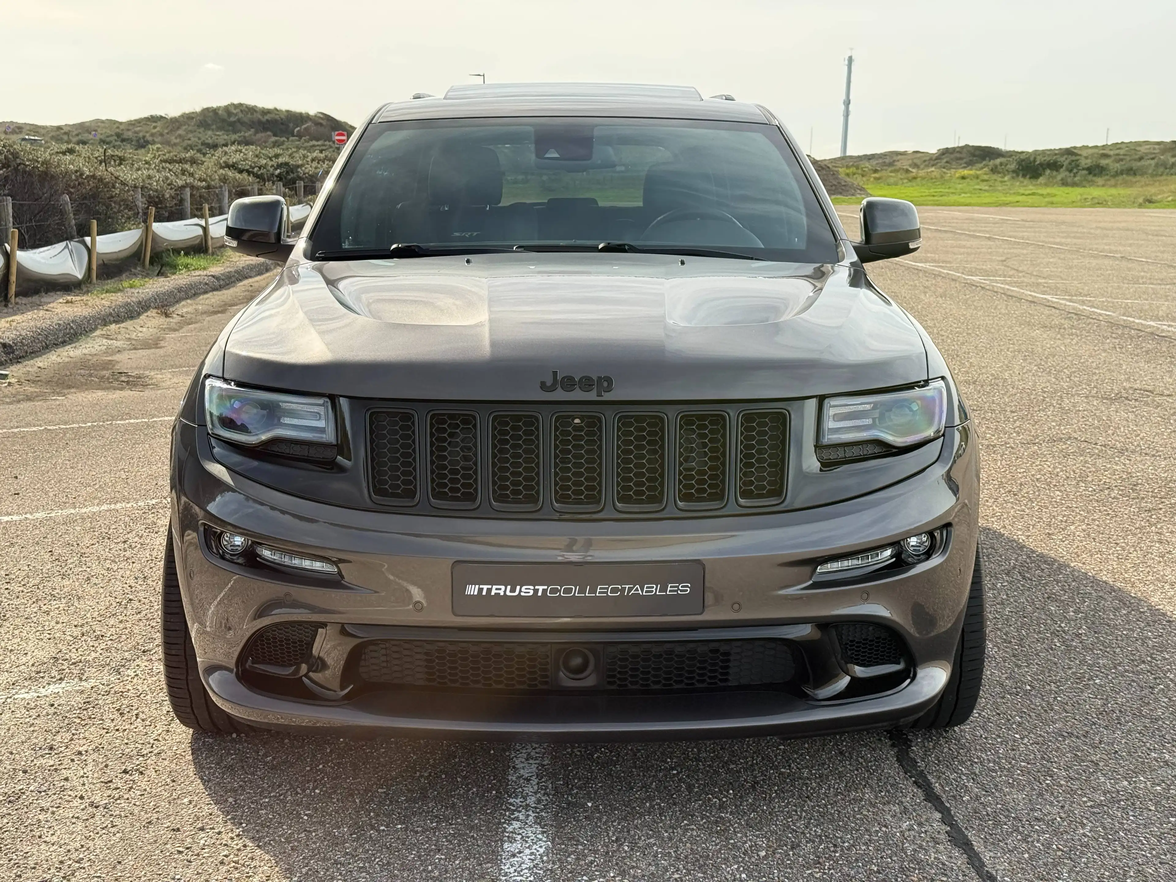 Jeep Grand Cherokee 6.4 Hemi SRT | Carbon | Trekhaak | Pano | Harman Kardon | 1e lak | 22" | — photo 14