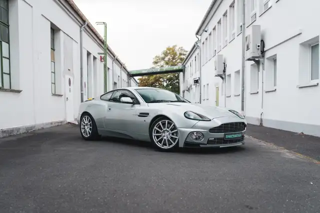 Aston Martin S
