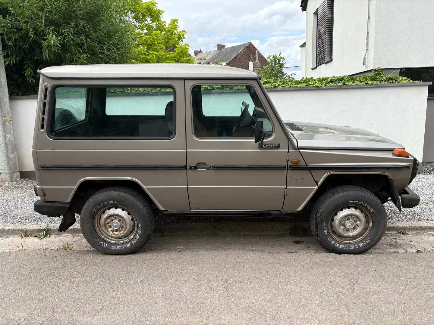 Mercedes-Benz G 250 Коричневый - 1