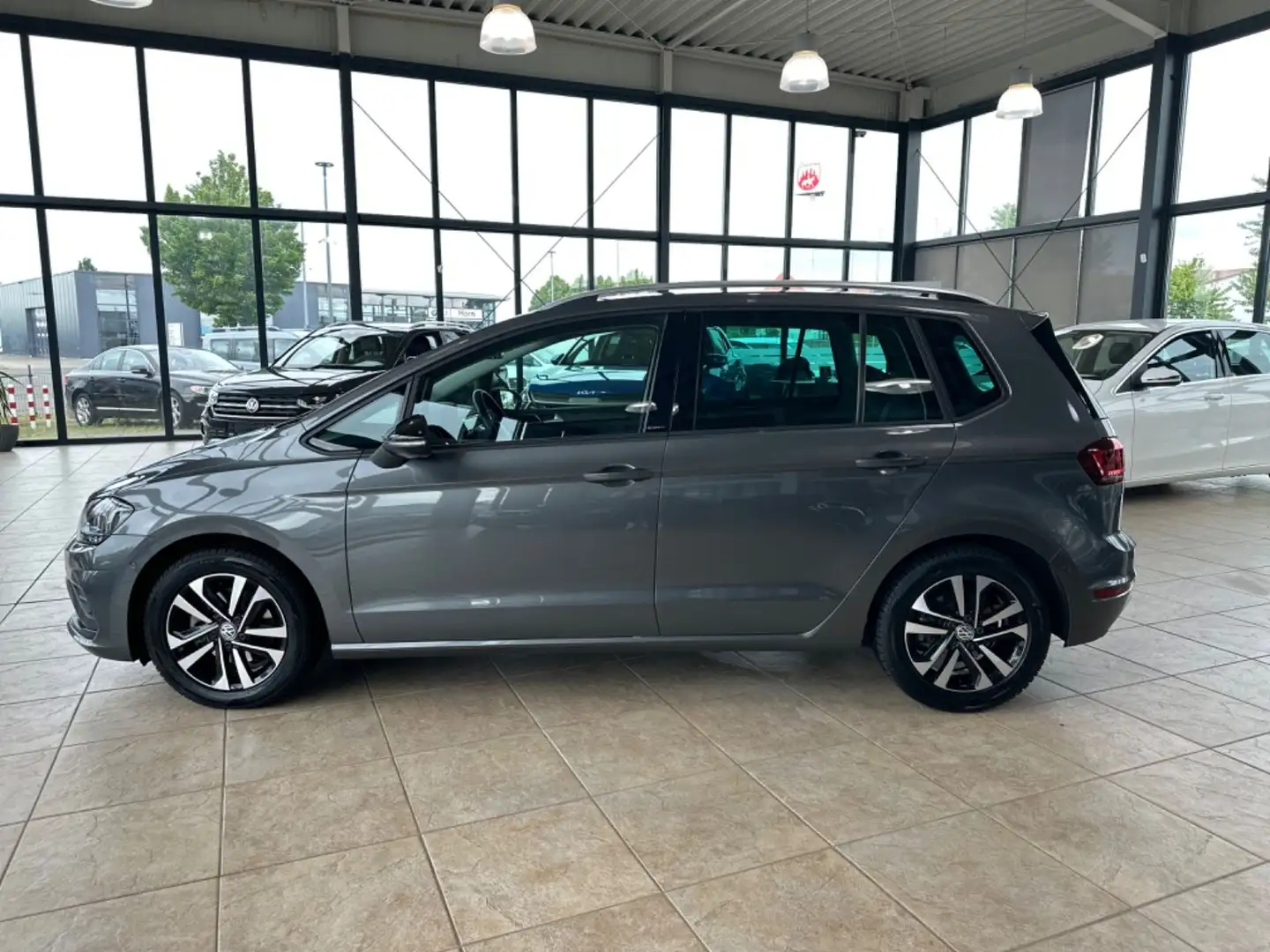 Volkswagen Golf Sportsvan IQ. Drive Comfortline Gris - 2