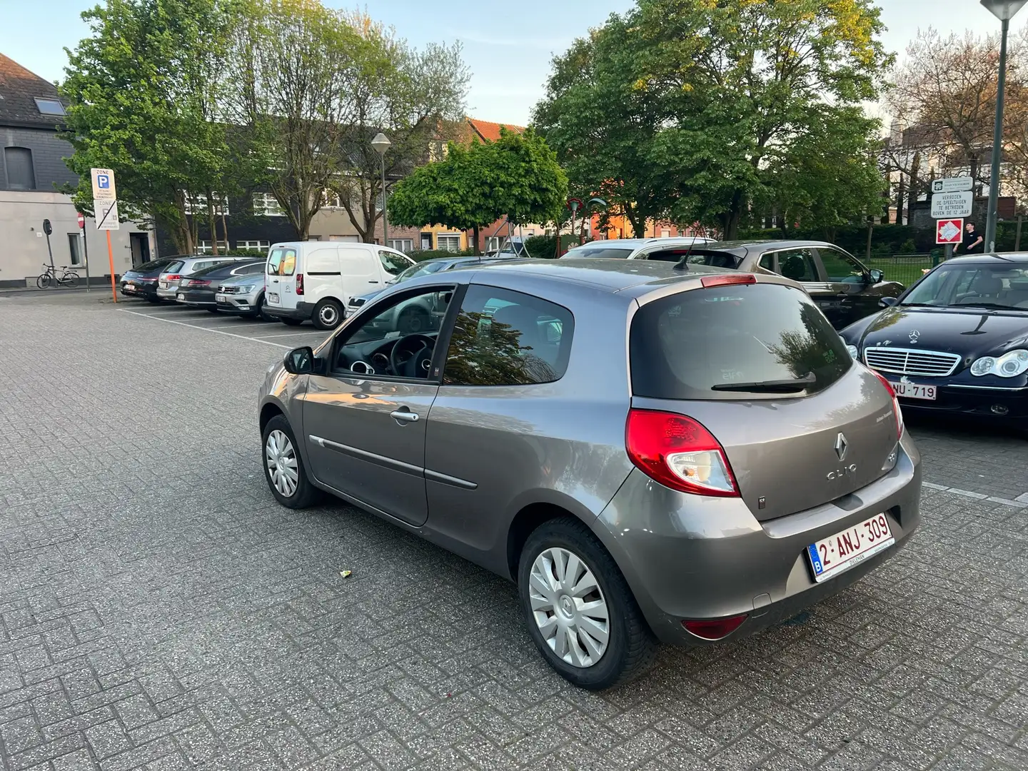 Renault Clio 1.5 dCi Ice-Watch FAP - 2