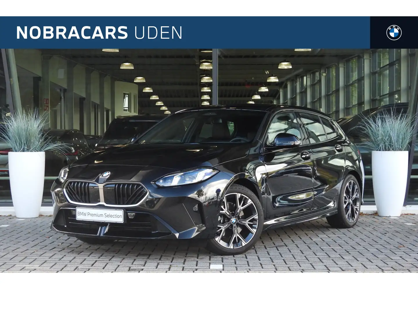 BMW 120 1 Serie M Sport Automaat / Sportstoelen / Achterui Zwart - 1