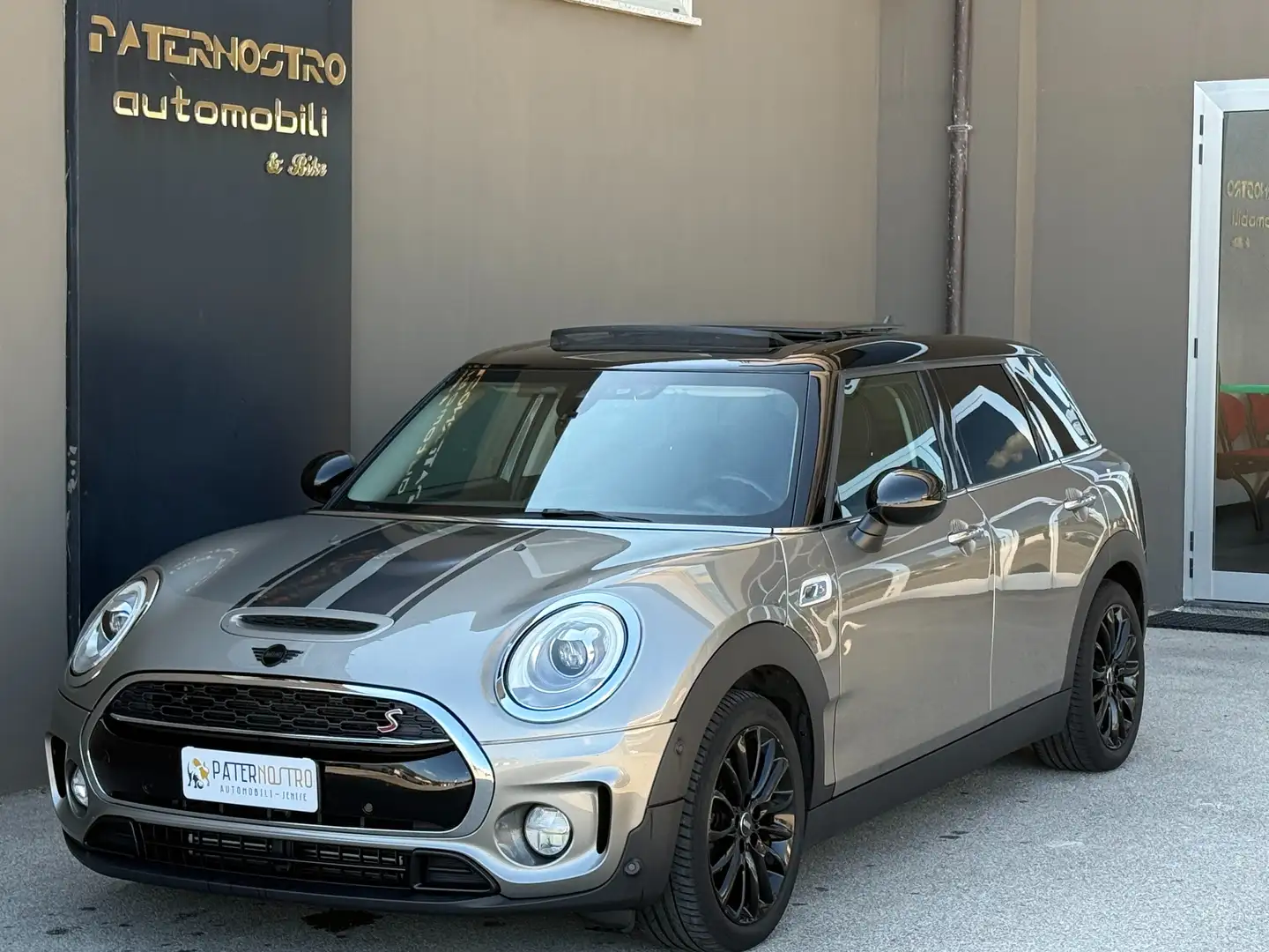 MINI Cooper SD Clubman IV F54 2016 Clubman 2.0 auto my18 Tetto Xenon Grijs - 1