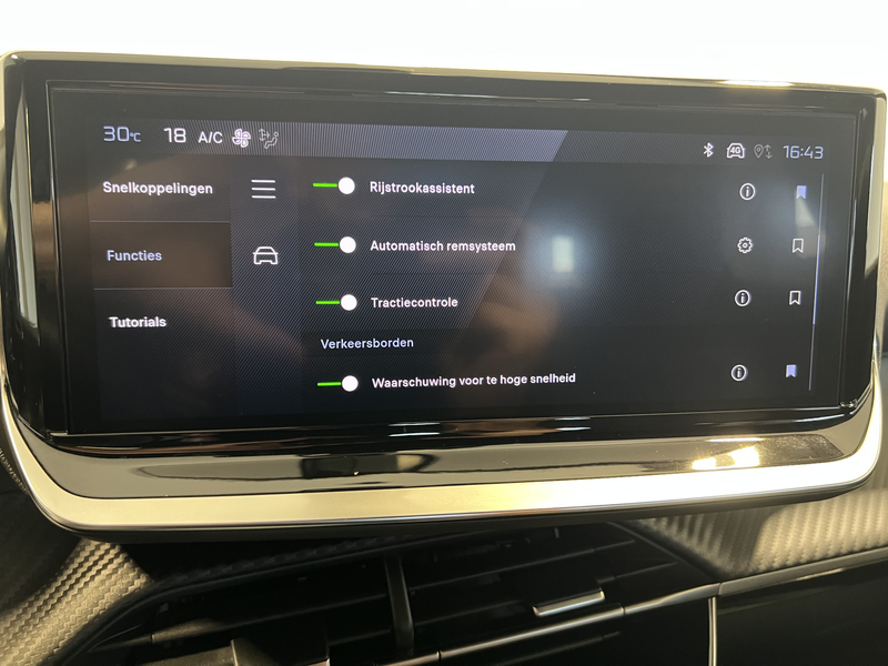 Peugeot e-2008 EV Allure Avantage 54 kWh | Android/Apple Carplay — photo 20