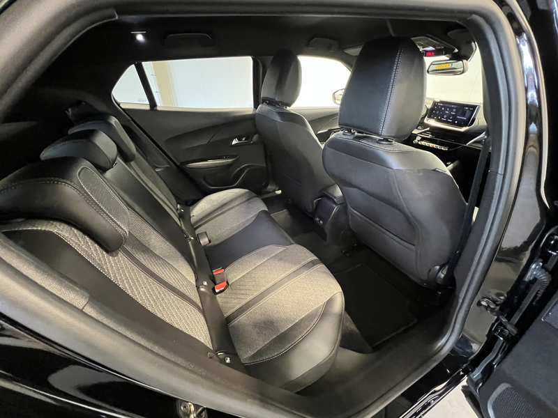 Peugeot e-2008 EV Allure Avantage 54 kWh | Android/Apple Carplay — photo 8