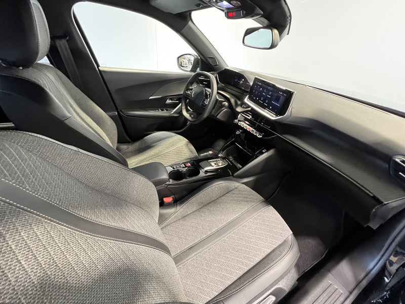 Peugeot e-2008 EV Allure Avantage 54 kWh | Android/Apple Carplay — photo 7