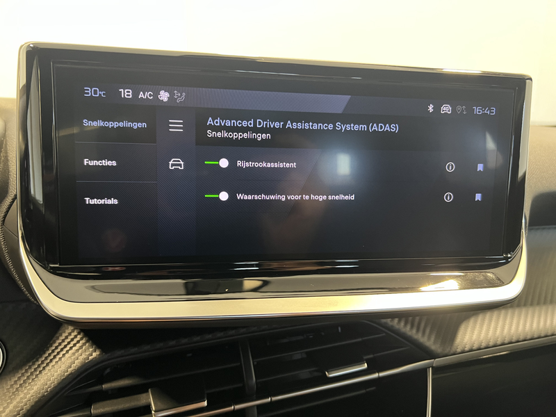 Peugeot e-2008 EV Allure Avantage 54 kWh | Android/Apple Carplay — photo 22