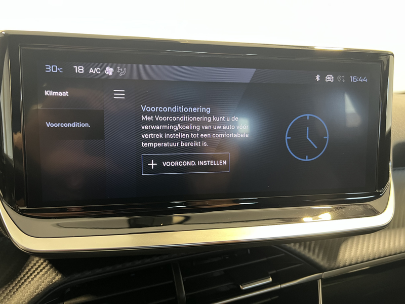 Peugeot e-2008 EV Allure Avantage 54 kWh | Android/Apple Carplay — photo 18