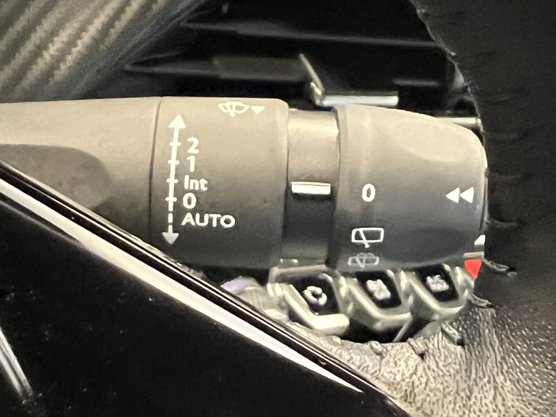 Peugeot e-2008 EV Allure Avantage 54 kWh | Android/Apple Carplay — photo 26