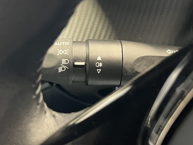 Peugeot e-2008 EV Allure Avantage 54 kWh | Android/Apple Carplay — photo 27