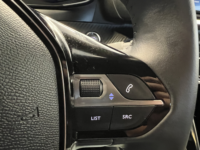 Peugeot e-2008 EV Allure Avantage 54 kWh | Android/Apple Carplay — photo 35
