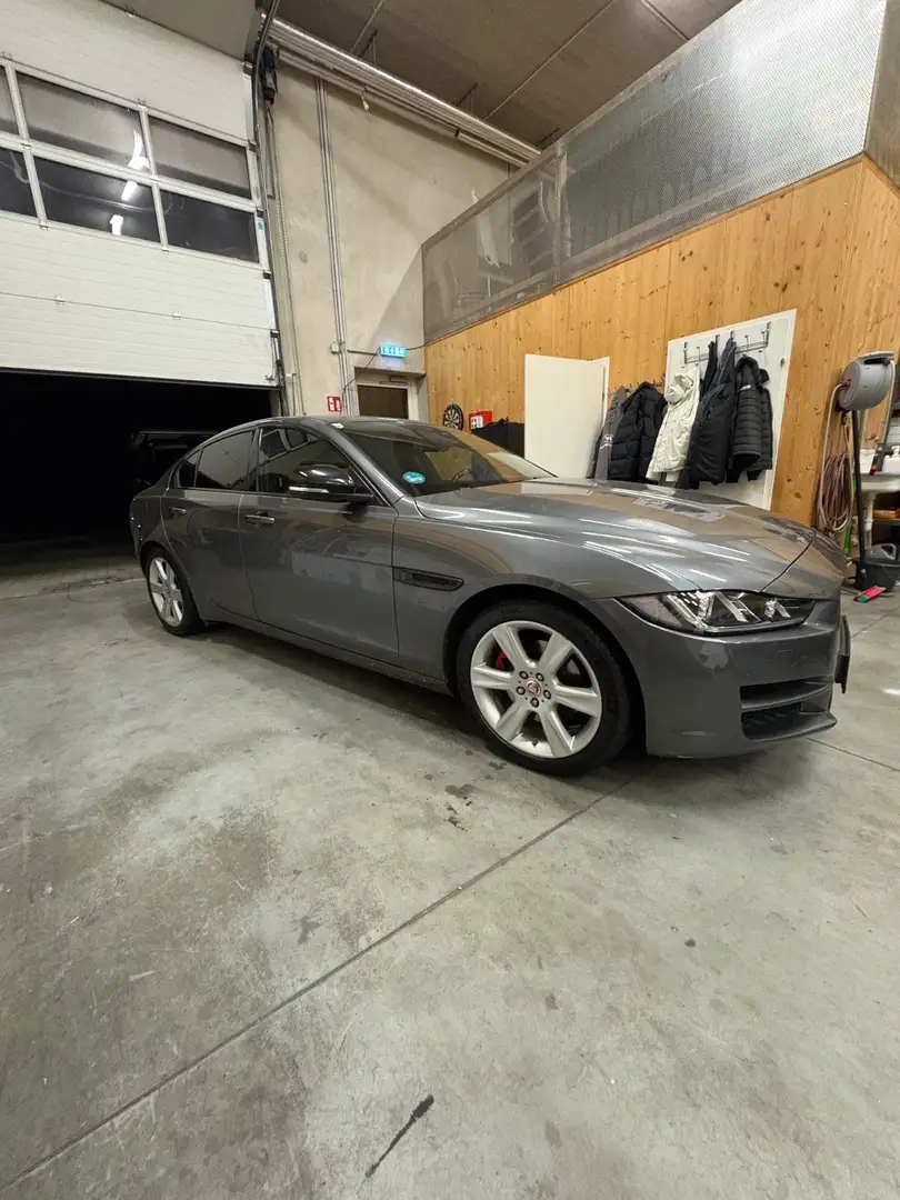 Jaguar XE 20d AWD Aut. Prestige - 2