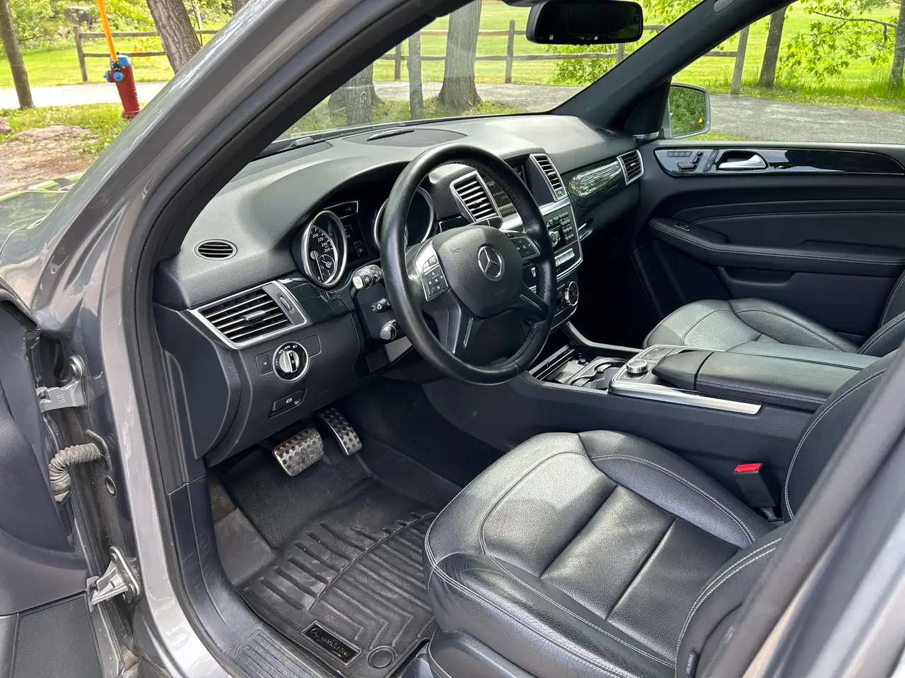 Mercedes-Benz M-Class fotografie Mercedes-Benz M-Class