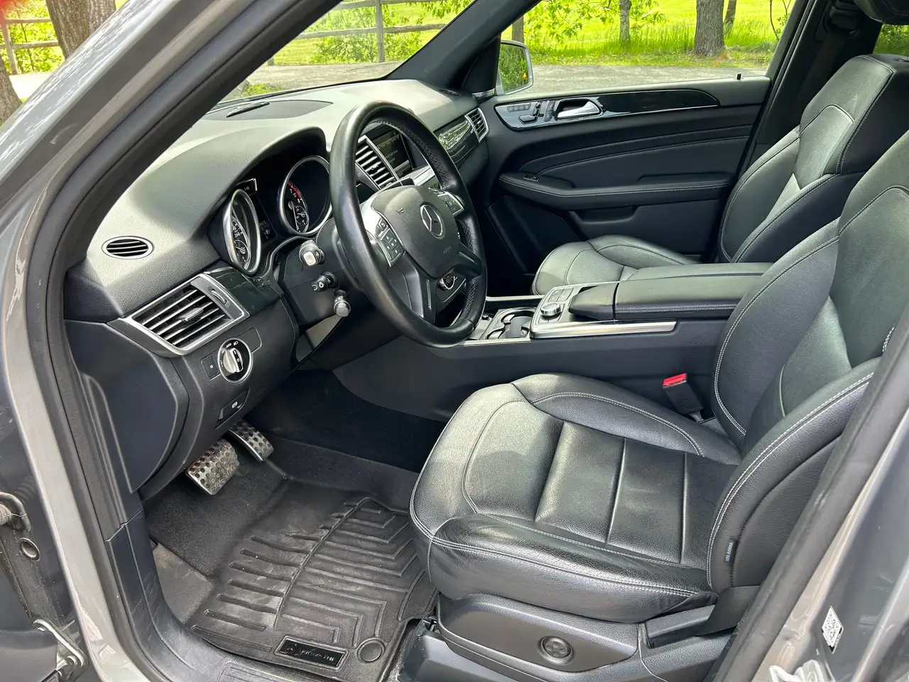 Mercedes-Benz M-Class fotografie Mercedes-Benz M-Class