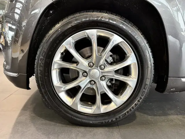 Jeep Grand Cherokee Summit 3.5t Anhängelast Ansicht 6