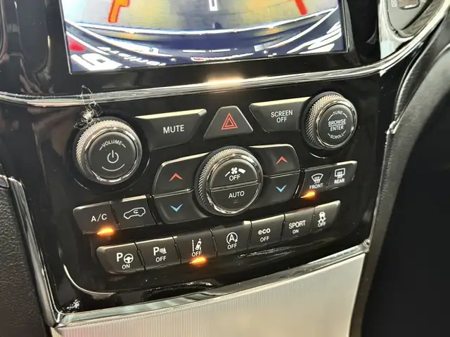 Jeep Grand Cherokee Summit 3.5t Anhängelast Ansicht 22