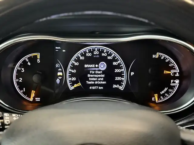 Jeep Grand Cherokee Summit 3.5t Anhängelast Ansicht 20