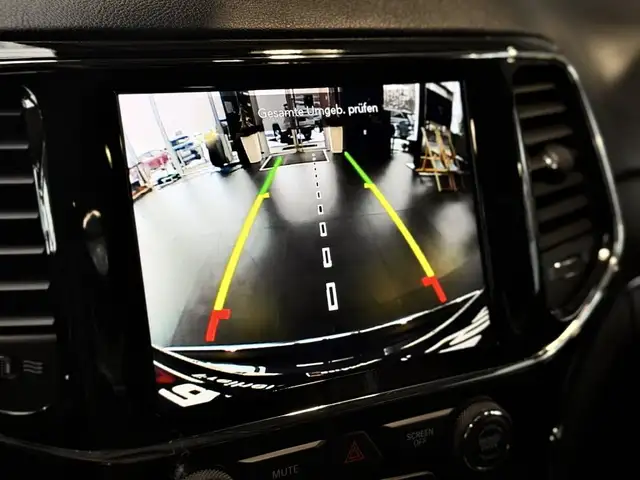 Jeep Grand Cherokee Summit 3.5t Anhängelast Ansicht 21