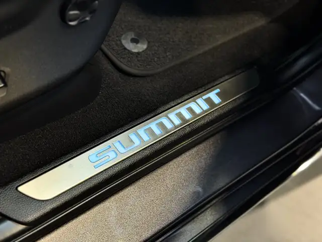 Jeep Grand Cherokee Summit 3.5t Anhängelast Ansicht 16