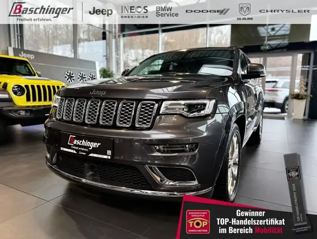 Jeep Grand Cherokee Summit 3.5t Anhängelast Ansicht 1