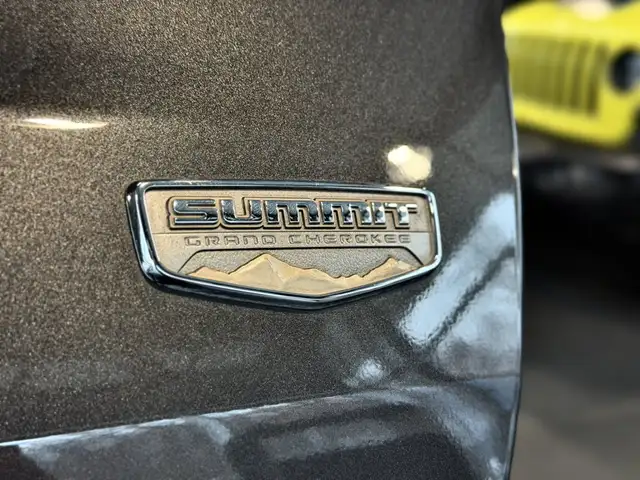 Jeep Grand Cherokee Summit 3.5t Anhängelast Ansicht 12