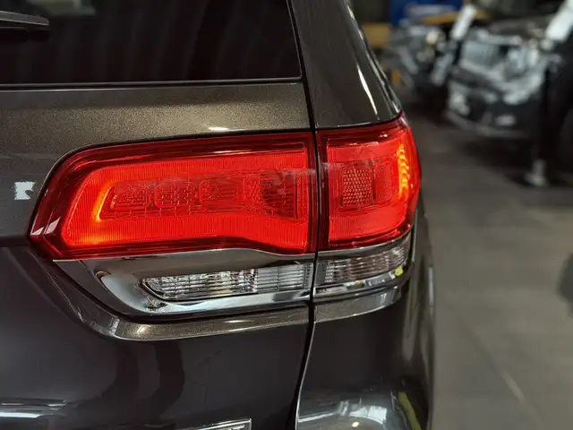 Jeep Grand Cherokee Summit 3.5t Anhängelast Ansicht 11