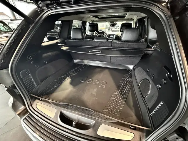 Jeep Grand Cherokee Summit 3.5t Anhängelast Ansicht 13