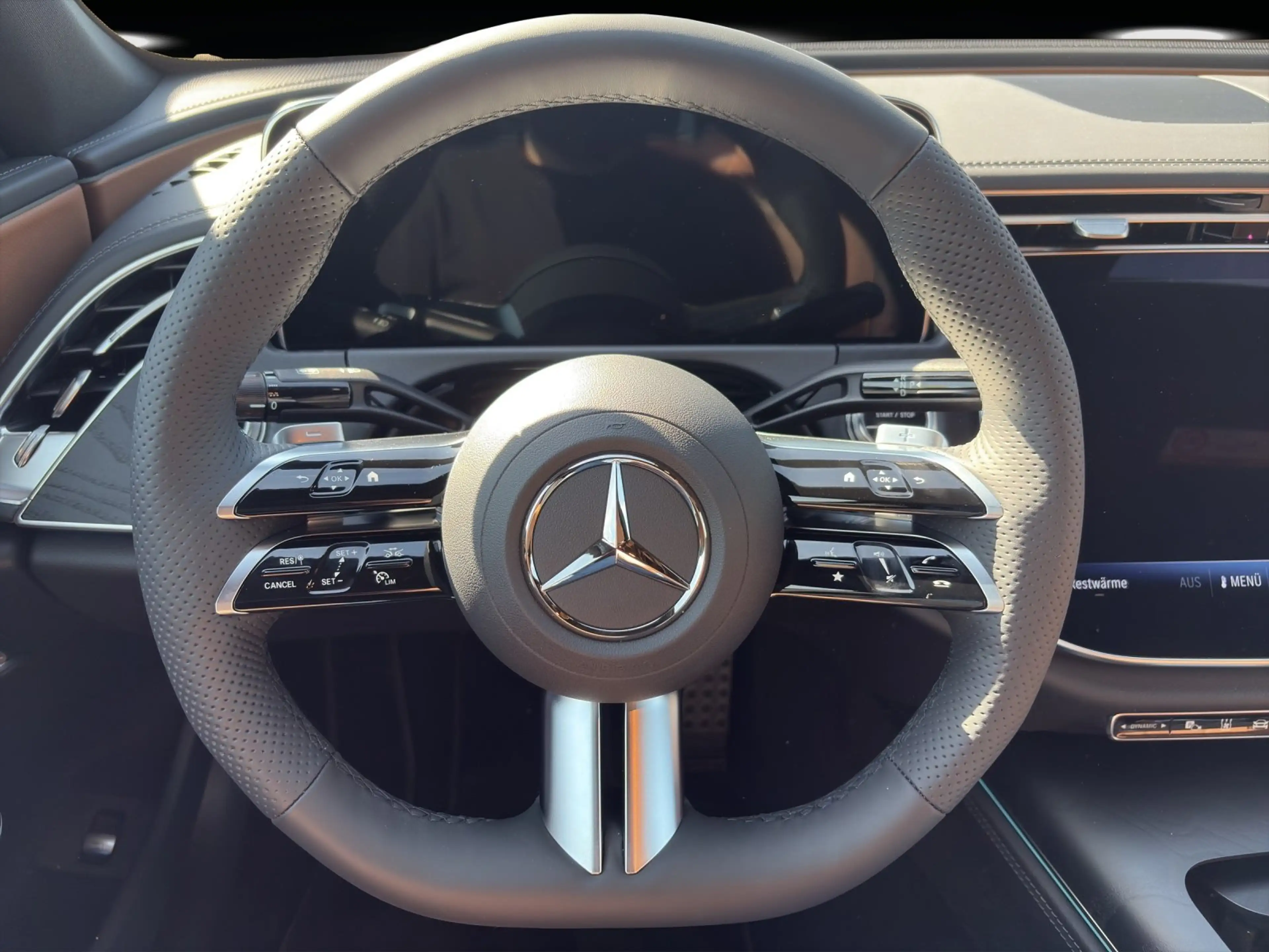 Mercedes-Benz E 450 d 4M AMG Distro AIRMATIC Burme4D HUD 360° — photo 11