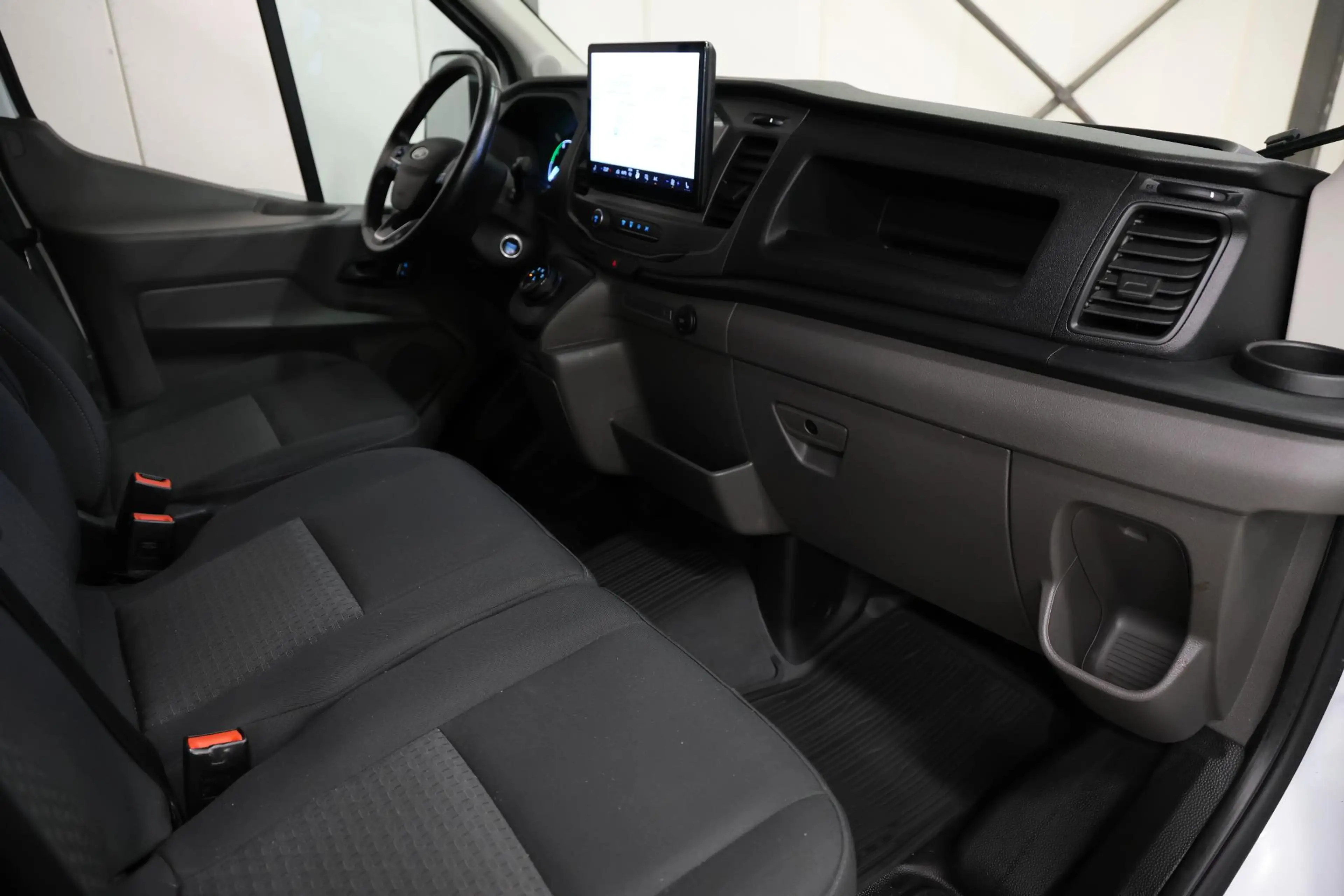 Ford E-Transit 350 L3H2 Trend 68 kWh Zonder Begrenzing — photo 9