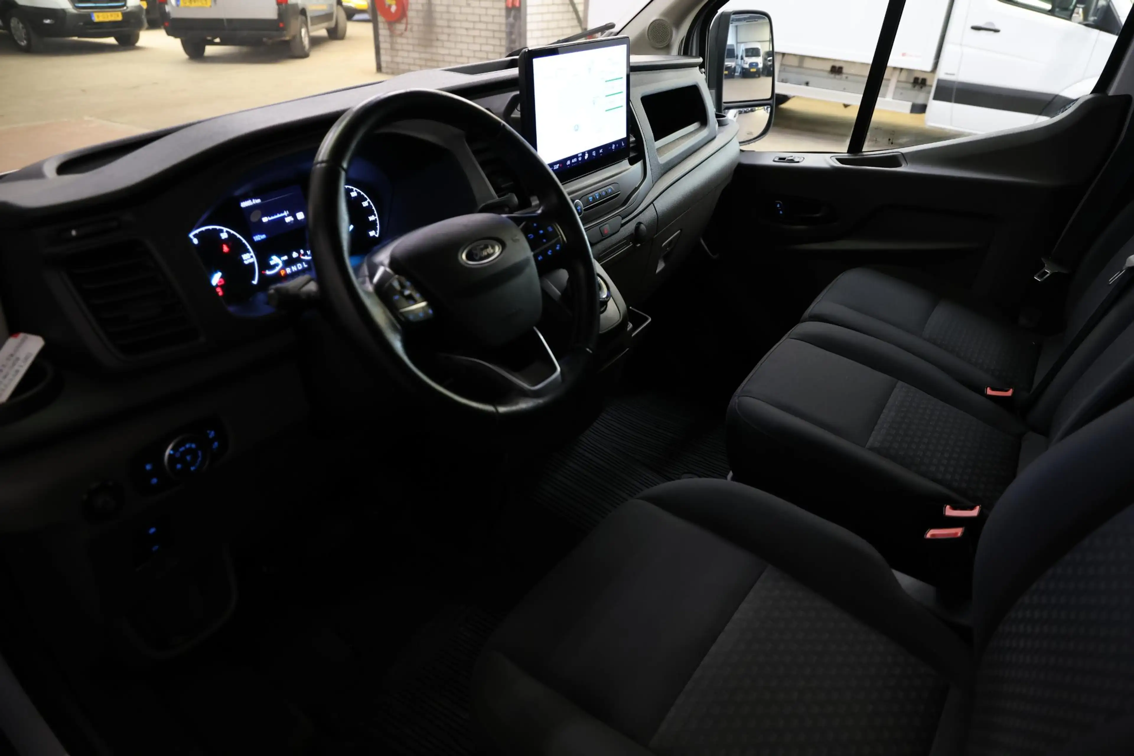 Ford E-Transit 350 L3H2 Trend 68 kWh Zonder Begrenzing — photo 6