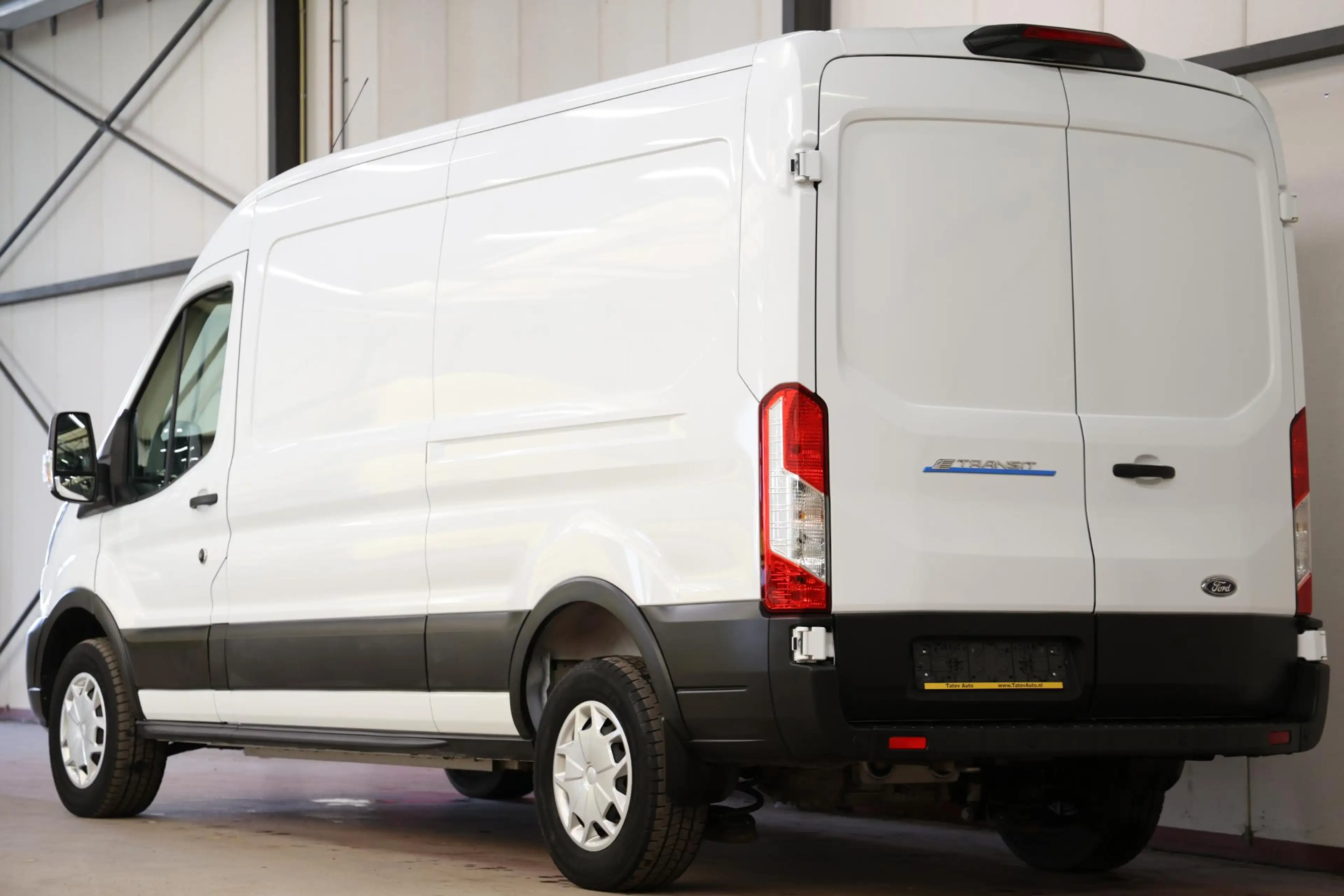 Ford E-Transit 350 L3H2 Trend 68 kWh Zonder Begrenzing — photo 3