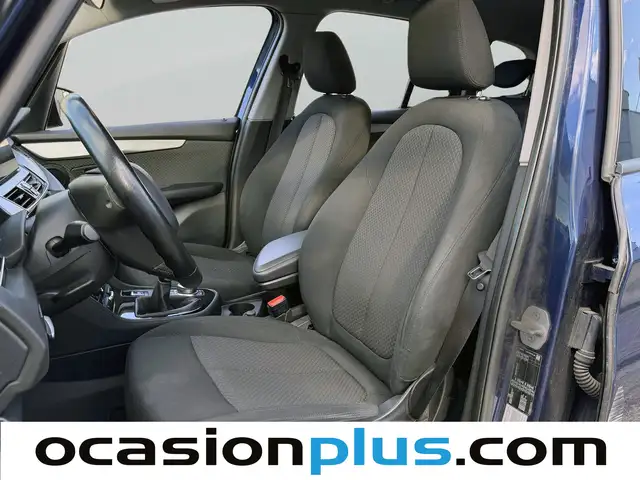 BMW 2 Series view 10