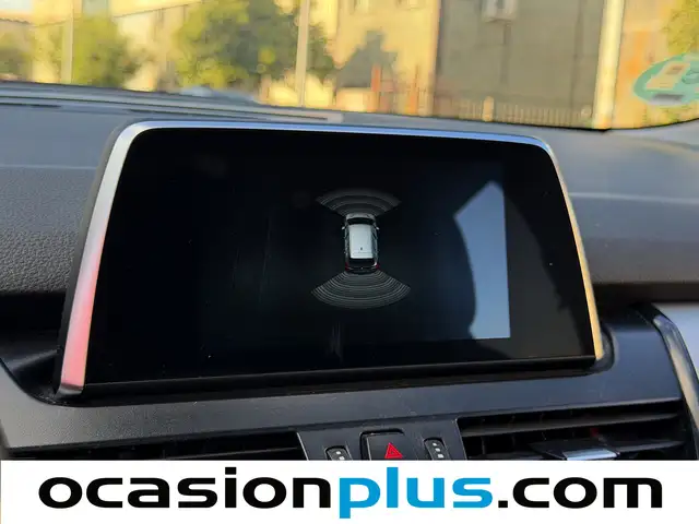 BMW 2 Series view 8