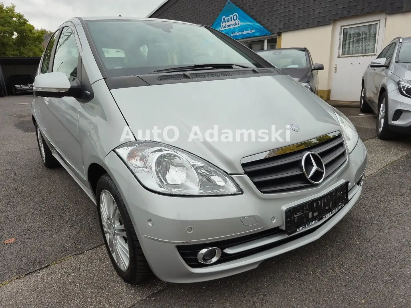 Mercedes-Benz A 180 Autotr Elegance P-Assist 81tkm Allwetter Argent - 2