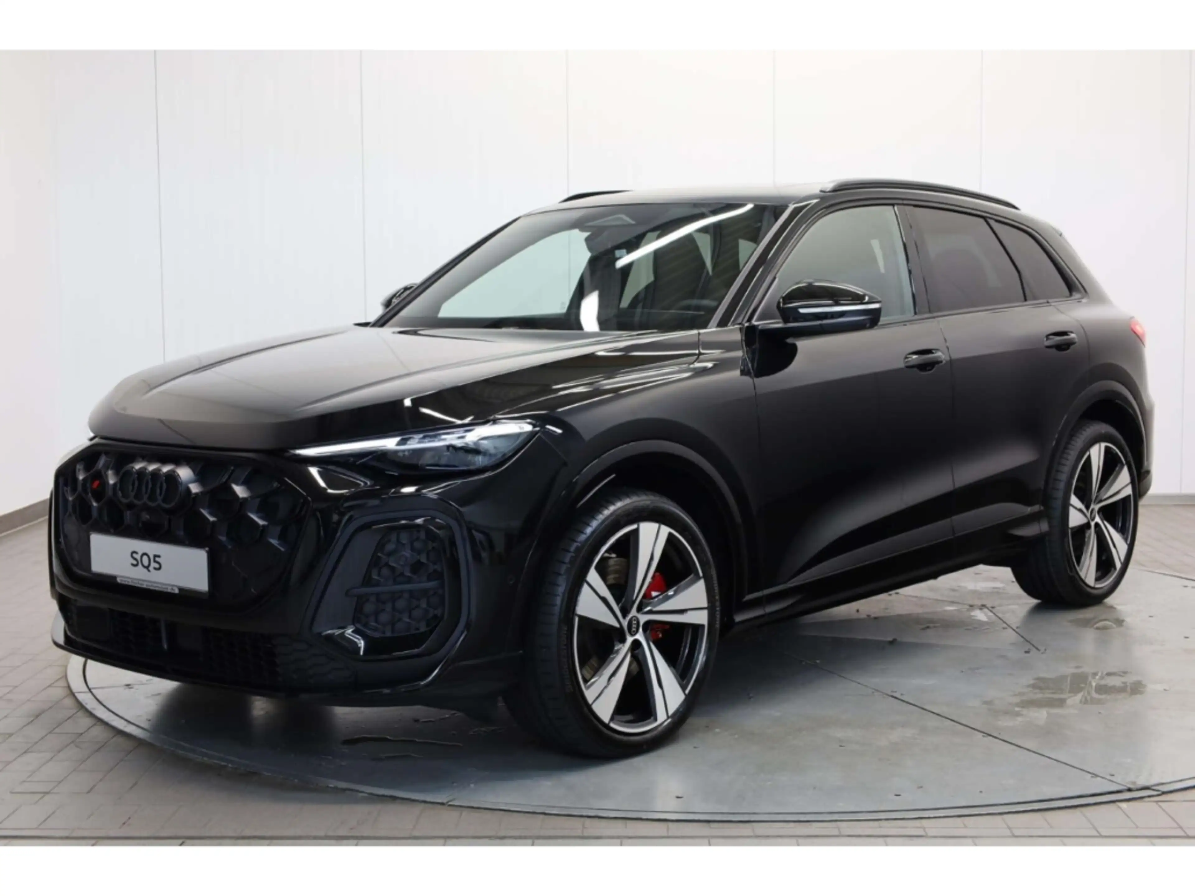 Audi SQ5 TFSI quattro — photo 2