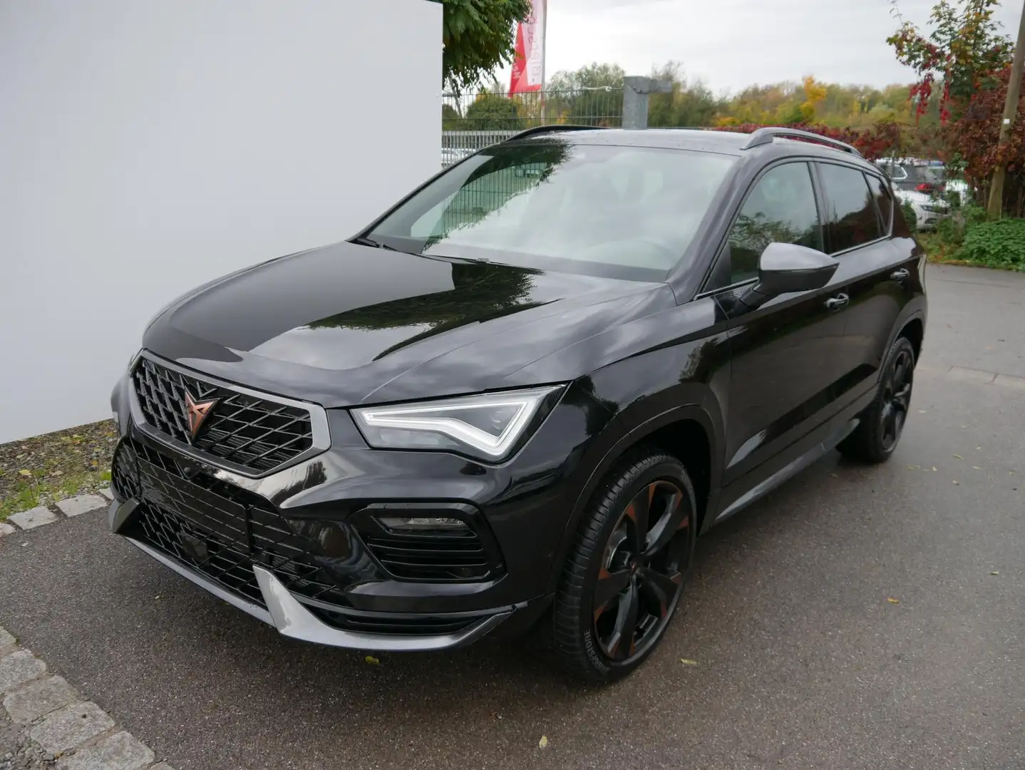 CUPRA Ateca 2,0 TSI DSG 4x4*AHK-SCHWENKBAR*NAVI*PDC*KAMERA*... Schwarz - 1