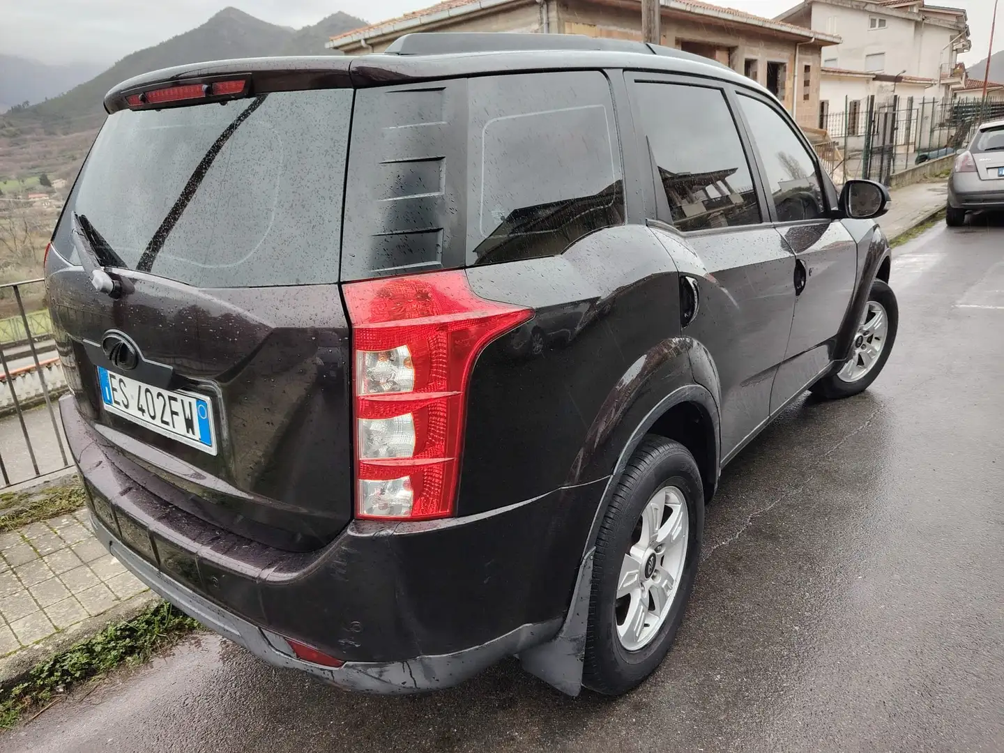Mahindra XUV500 XUV 500 2.2 4x4- 7Posti -Pdc-Navi-pelle-Cruise- Braun - 2
