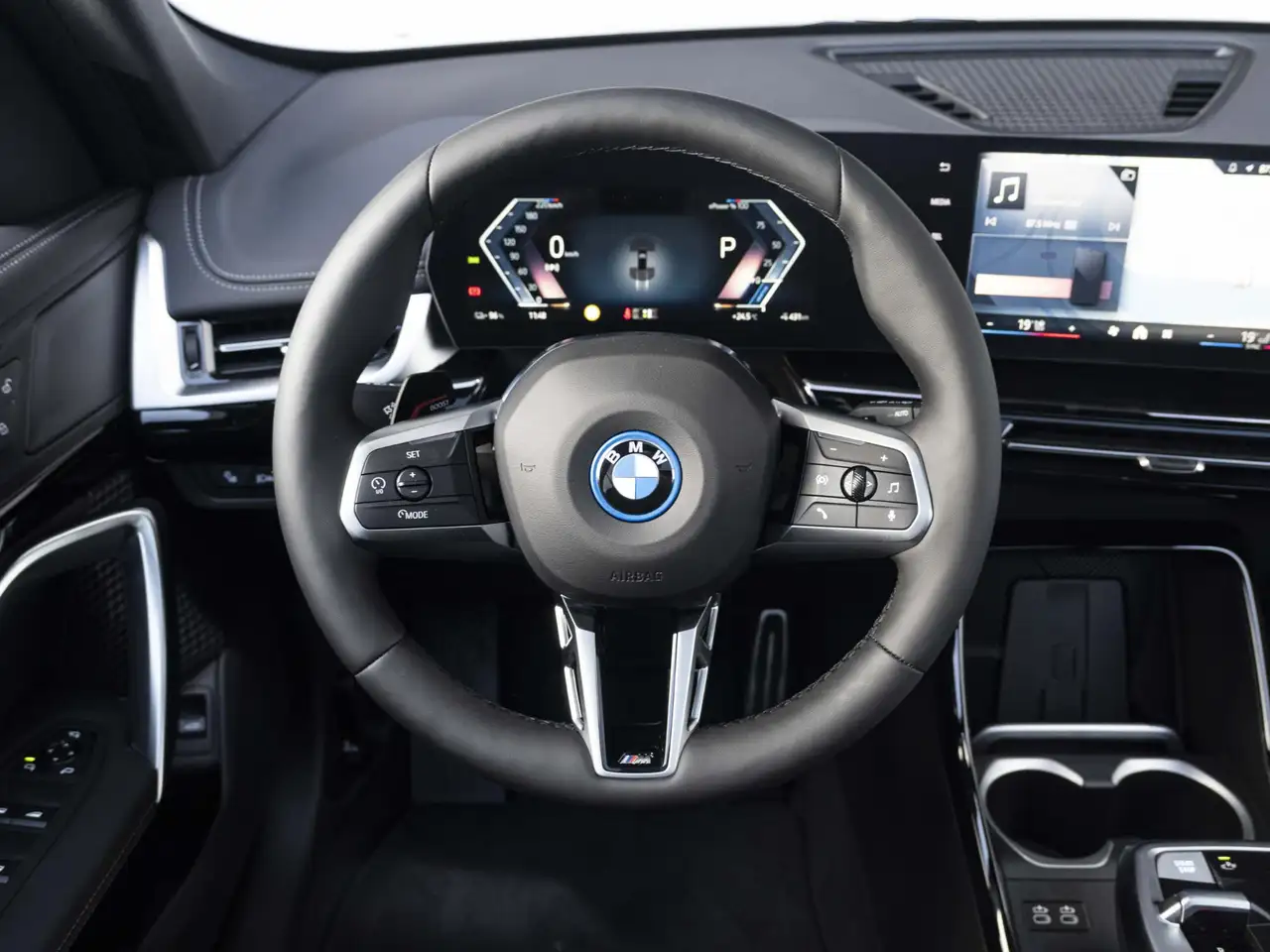 BMW iX1 2026 — фото 10