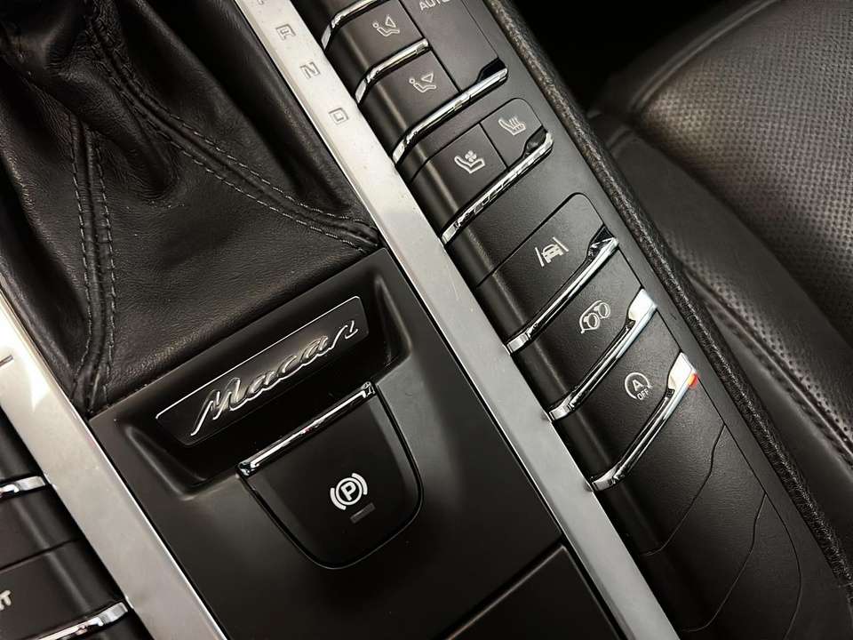 2020 Porsche Macan GTS AWD PREMIUM PACKAGE PLUS NIGHT BLUE thumb 26