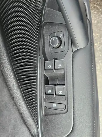 Volkswagen Tiguan 2.0 TDI 142 kW 4Motion R-Line Ansicht 9